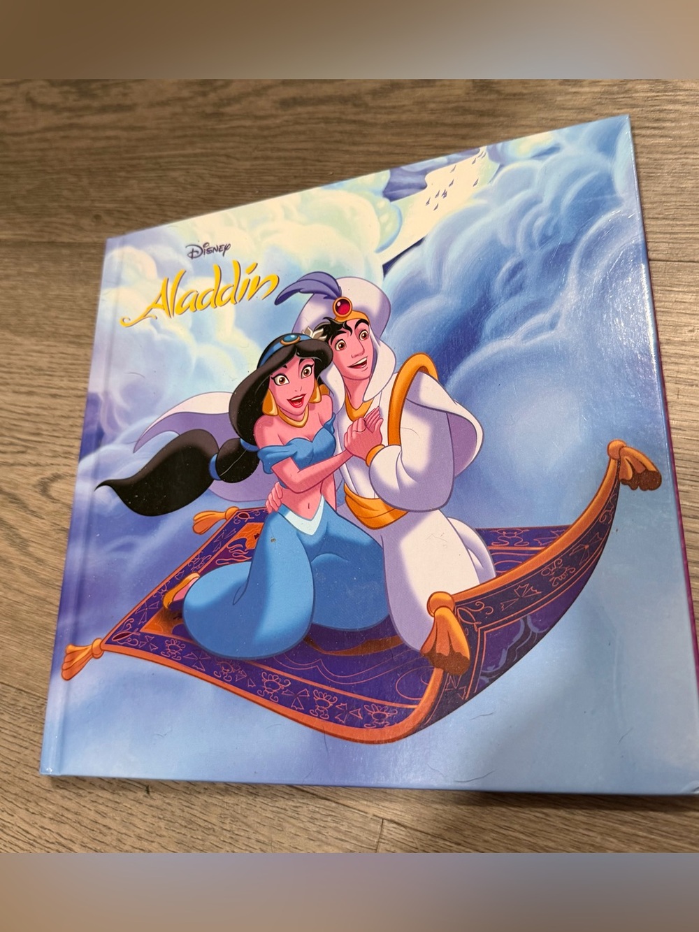 BOOK: HARDCOVER Disney's Aladdin story book 2018
